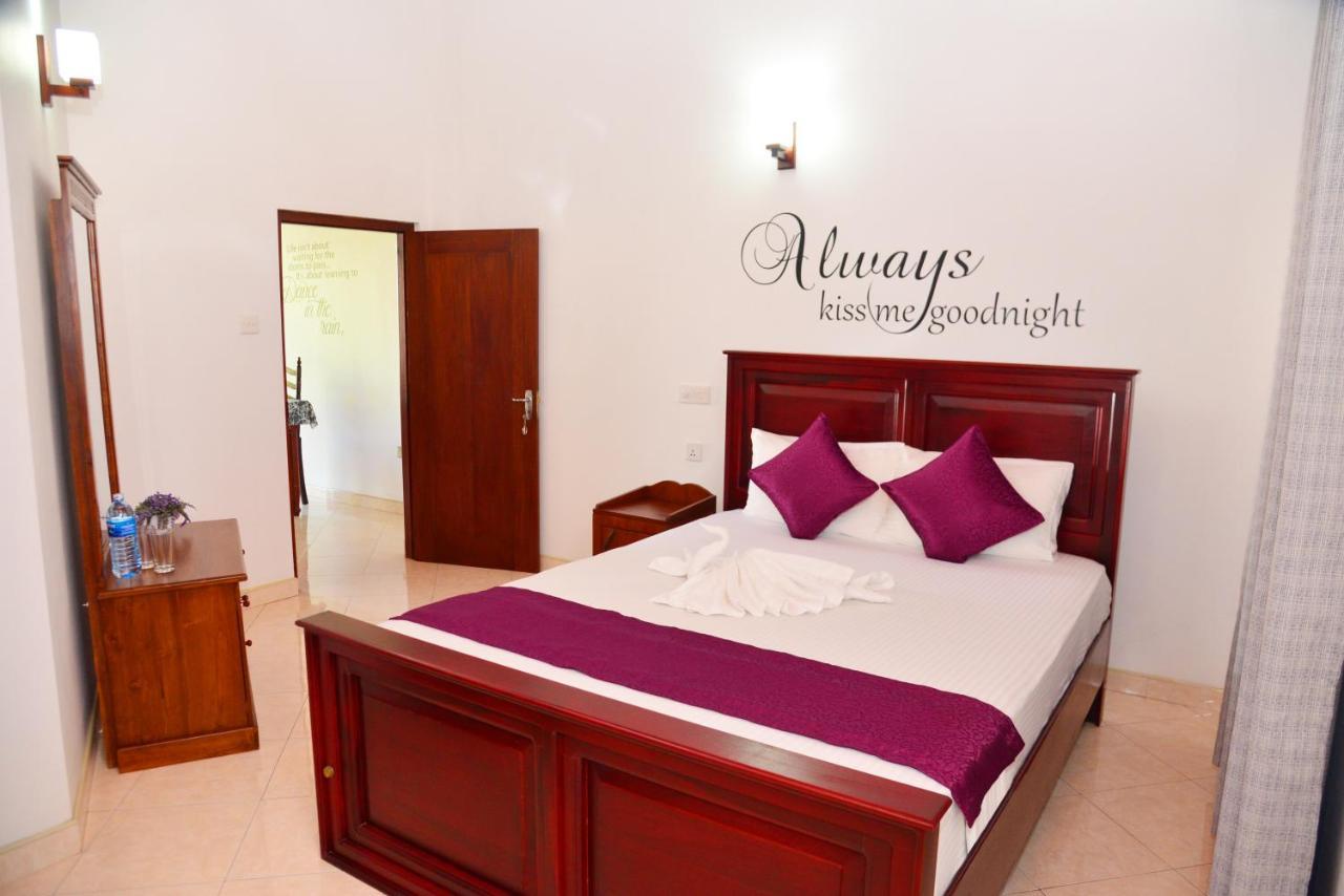 Cinnamon Holiday Inn Hikkaduwa Extérieur photo