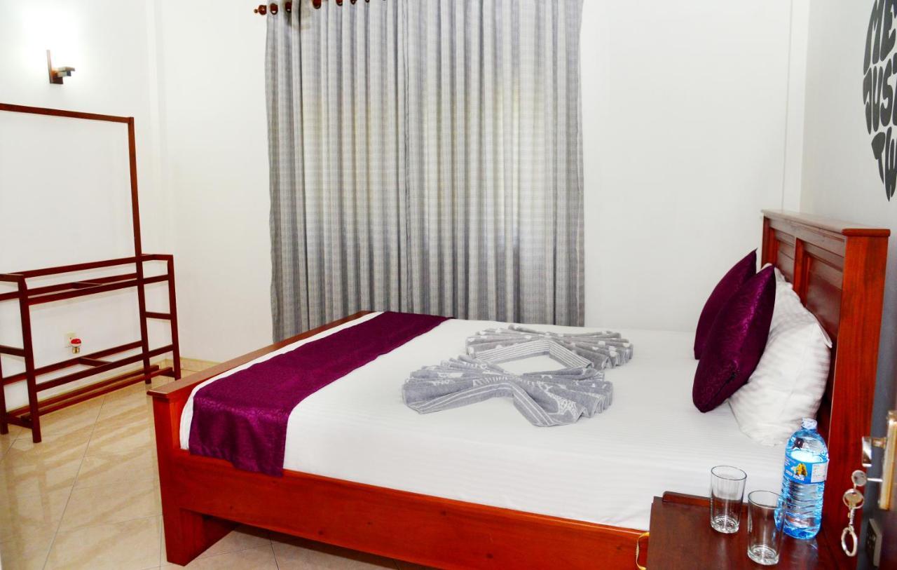 Cinnamon Holiday Inn Hikkaduwa Extérieur photo